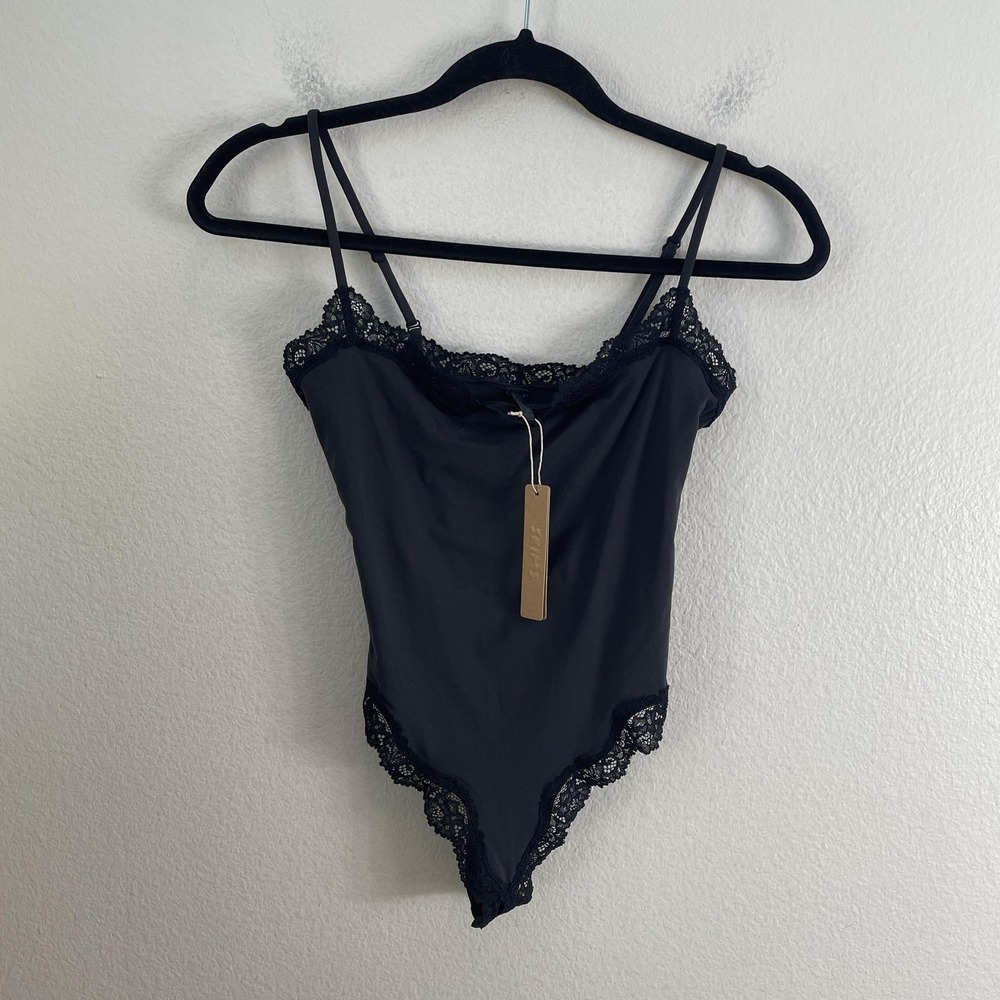 NEW Skims Fits Everybody Lace Cami Bodysuit Womens Small Black Thong Onyx